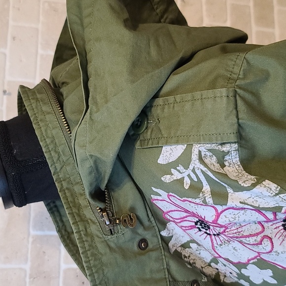 NWOT Desigual Women's Green Embroidery Long sleeve Hooded Spring Parka(Sz L) - Picture 10 of 16